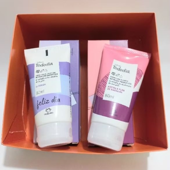 Hidratante Corporal em Bisnaga 80 ml cada Algodão e Ameixa e Flor de Baunilha