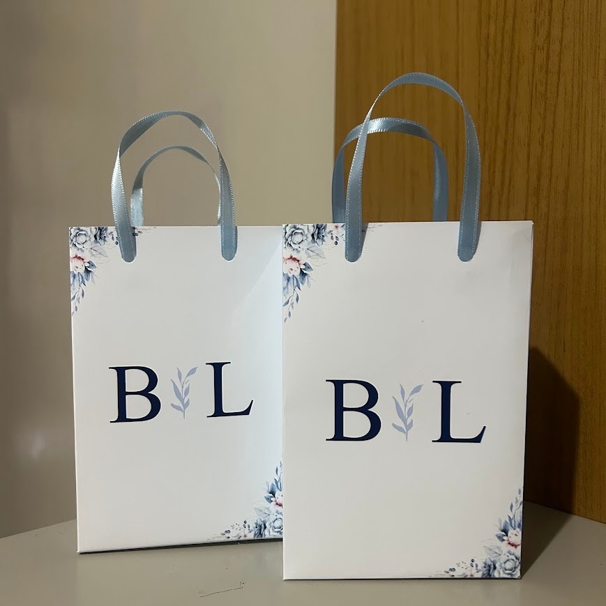 Sacolinha Surpresa Personalizada Casamento Inicial Azul Minimalista Lembrancinha Convidados 17x10x4