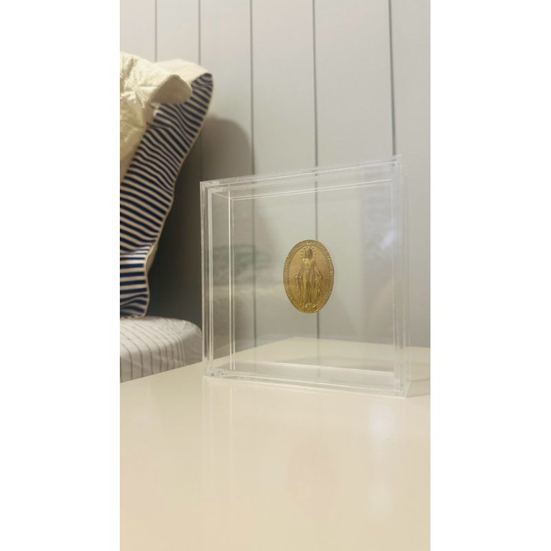 Medalha Milagrosa Dourada em Redoma Acrílica | Presente Católico | Batizado | Primeira Eucaristia | Casamento