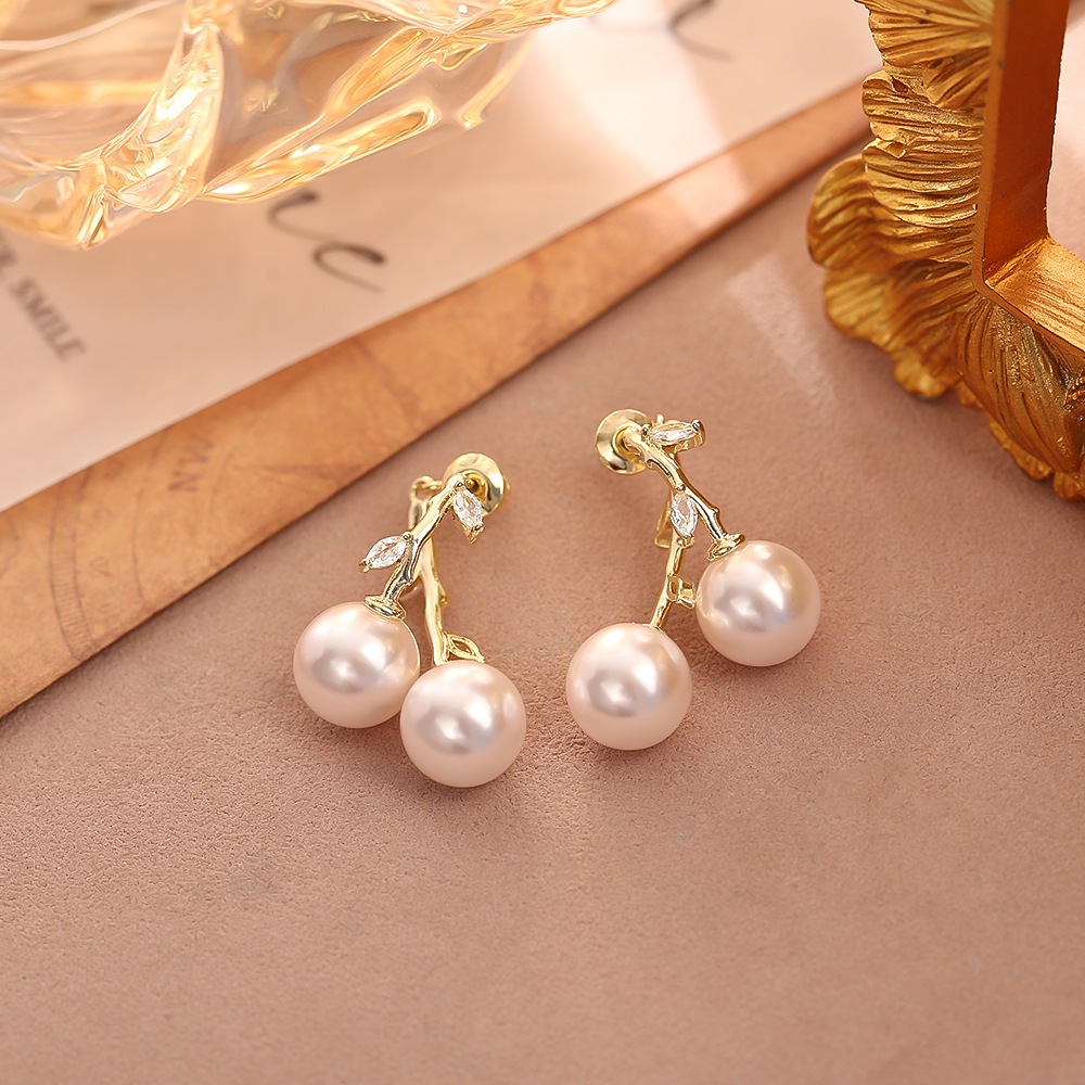 Brincos Versáteis pérola Cereja Enfeitado com ramos e folhas de zircônia Simples Para Mulheres em Oferta na Shopee