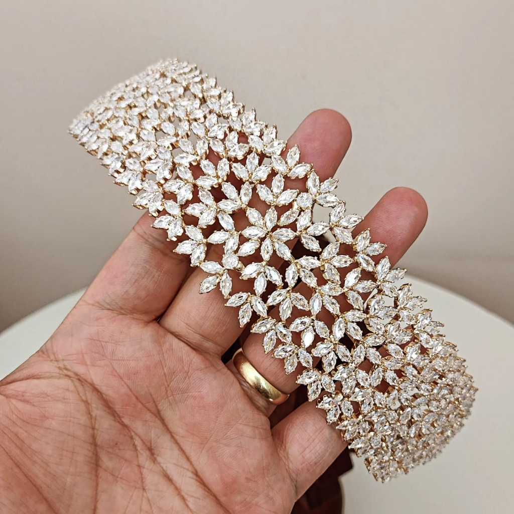Tiara Porta Coque Coroa Zircônia Dourado Para Penteado Noiva Dourada Casamento Festa de 15 Anos Elegante Luxo