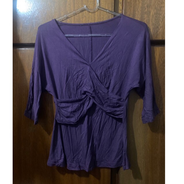 Blusa Feminina Roxa Transpassada Manga 3/4 – Modelo Confortável