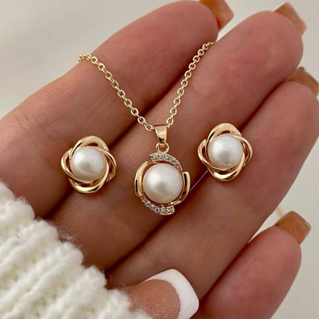 Conjunto de joias pérola elegante e luxuoso, composto por colar e brincos, perfeito como presente de festa em Oferta na Shopee