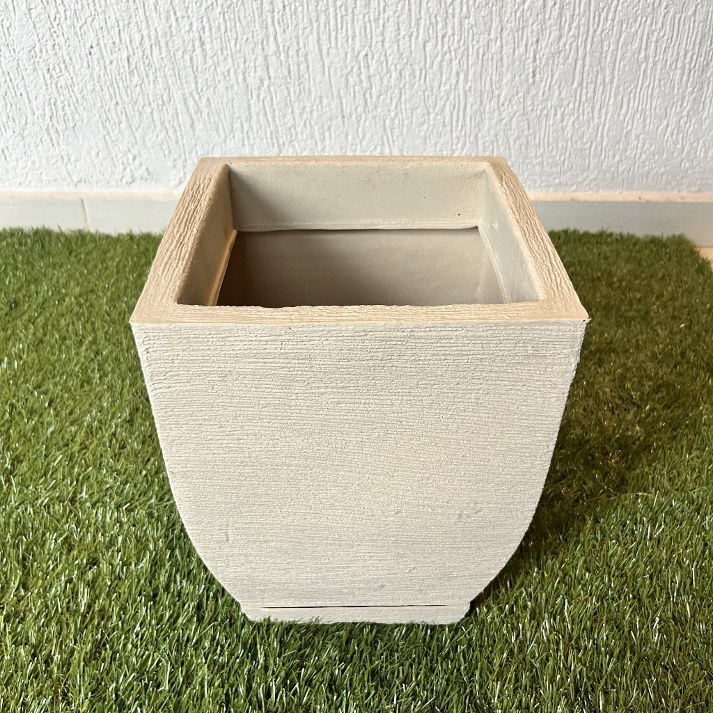 Vaso Decorativo Polietileno para Plantas Bojo Quadrado Medidas 30x23x15cm em Oferta na Shopee