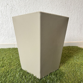 Vaso Decorativo Polietileno para Plantas Coluna Quadrada Lisa Medidas 31x23x16cm em Oferta na Shopee