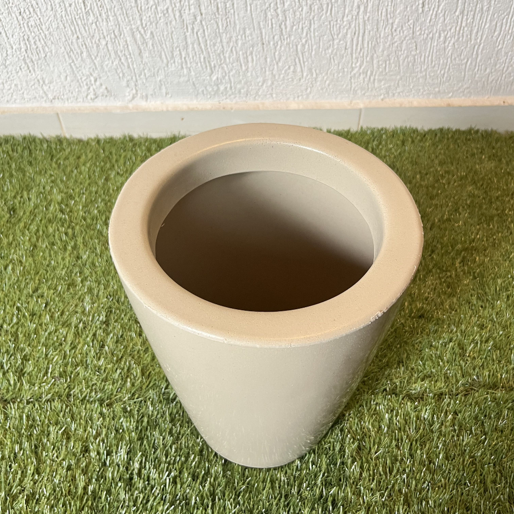 Vaso Decorativo Polietileno para Plantas Coluna Cone Redonda Lisa Medidas 30x23x16cm em Oferta na Shopee