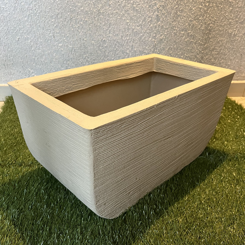 Vaso Decorativo Polietileno para Plantas Jardineira Medidas 26x30x51cm em Oferta na Shopee