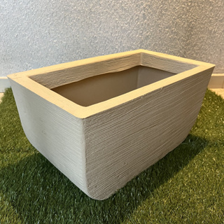 Vaso Decorativo Polietileno para Plantas Jardineira Medidas 26x30x51cm em Oferta na Shopee