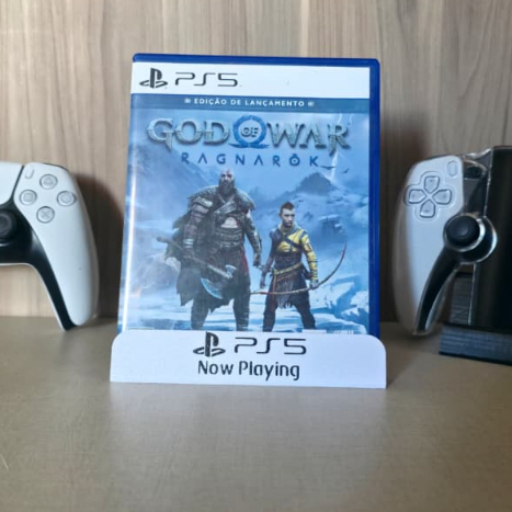 Expositor de Jogos PS5 – Suporte Decorativo “Now Playing” | Display para Games PlayStation 5