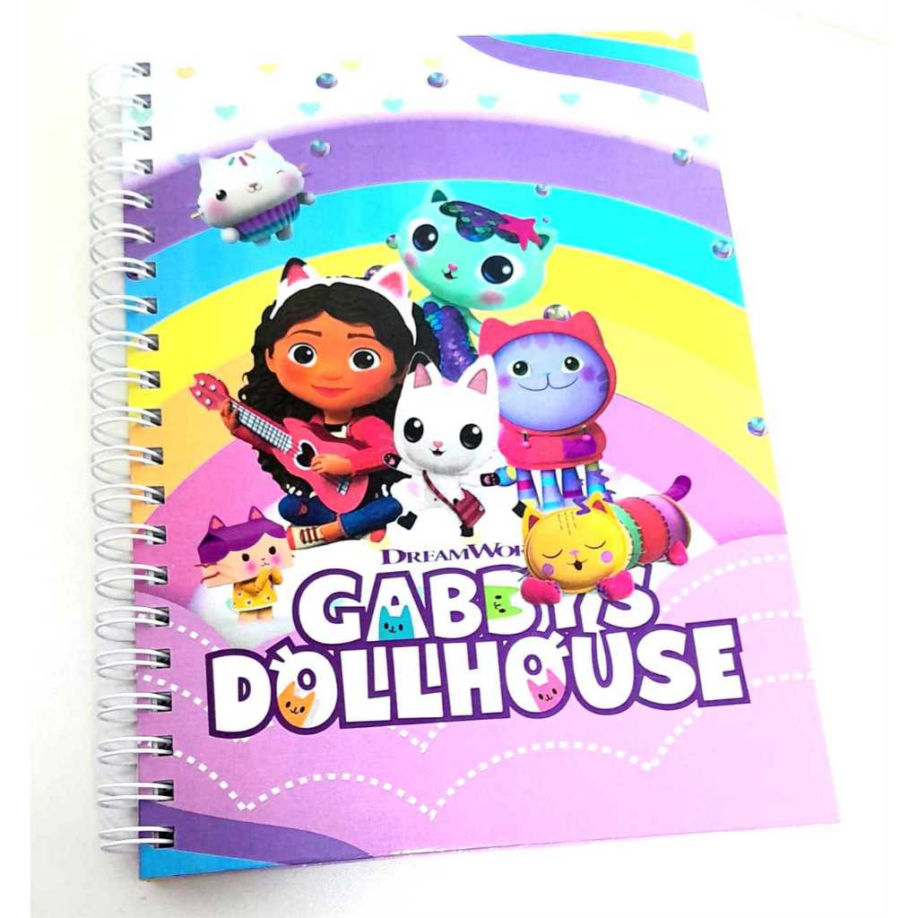 caderno universitário personagem com adesivos 1 matéria capa dura- encadernação wire-o / pronta entrega em Oferta na Shopee