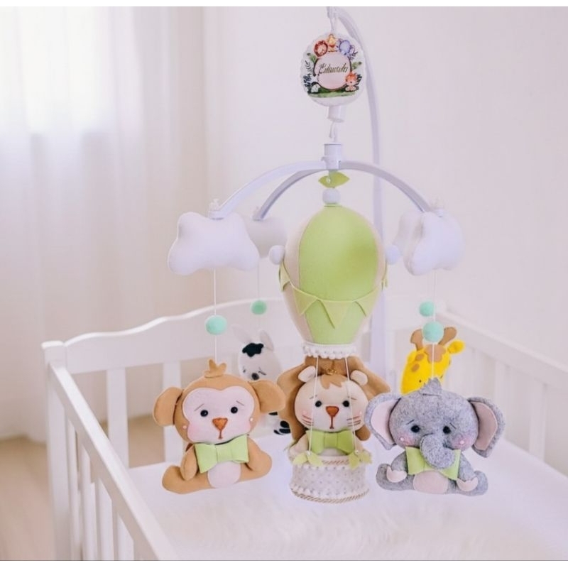 Móbile de Berço Musical Safari no Balão Giratório Baby - Móbile Personalizado  Safari Feltro Luxo