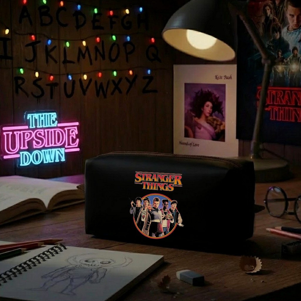 Estojo Stranger Things Duplo 2 Zíper Escolar Faculdade Trabalho Casa M2 em Oferta na Shopee