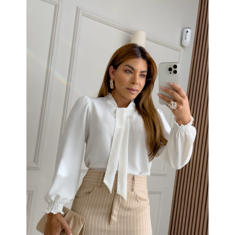 O que é Camisa Social Feminina Manga Princesa? Guia e Onde Comprar | BuscaProdutos