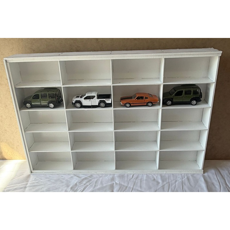 expositor  para 20 carrinhos escala1.43  em mdf pintado branco em Oferta na Shopee