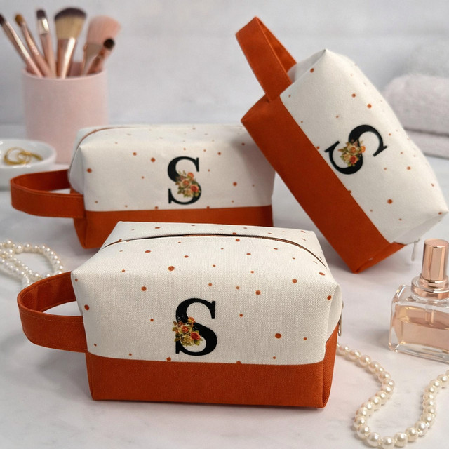 1unid Necessaire Box Com Alça Personalizado Com Inicial Necessaire Feminino Organizadora Necesser Bolsinha
