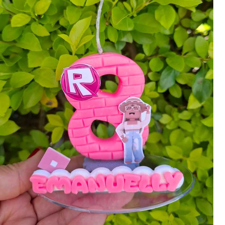 VELA PERSONALIZADA ROBLOX MENINA COM PAVIO! em Oferta na Shopee