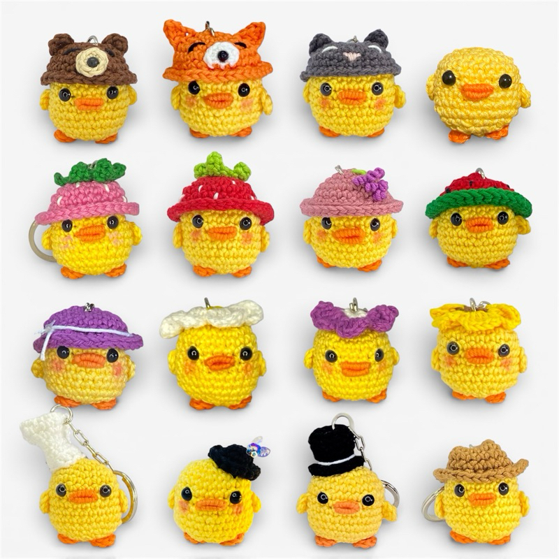 Chaveiro Pato Amigurumi Colecionável - Mini patinhos com chapéus temáticos feito à mão