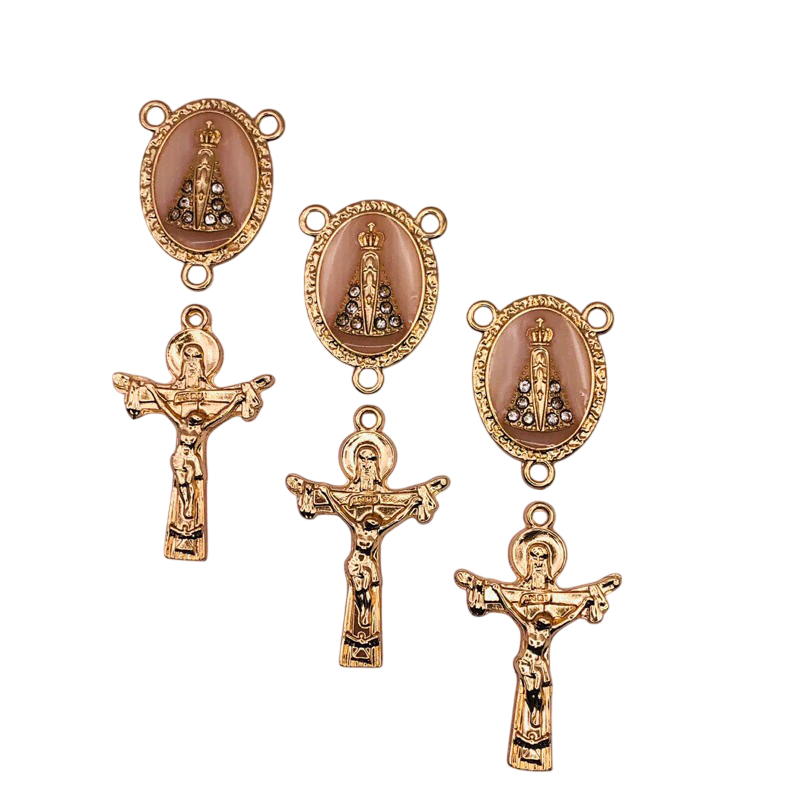 kit com 3 Entremeios Nossa Senhora Aparecida com resina e crucifixos dourados para terço devocional