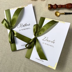 Par de Cadernos de Votos dos Noivos de Casamento Personalizado com Fita de Cetim Verde Oliva