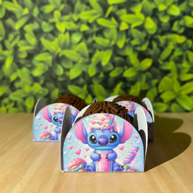 Forminhas 4 personalizadas pétalas de doce brigadeiro decoração de festa aniversário Stich - TEMOS TODOS OS TEMAS