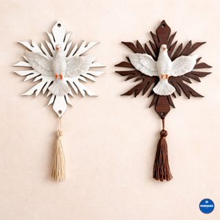 Divino Espírito Santo 27cm Resina com MDF Para Porta e Parede em Oferta na Shopee