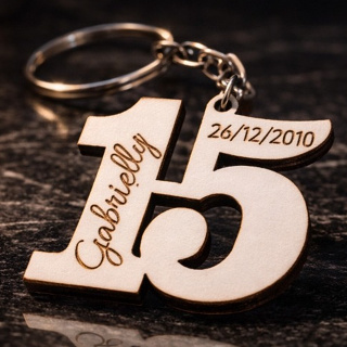 Chaveiro Lembrancinha Aniversário de 15 anos em MDF Personalizado em Oferta na Shopee