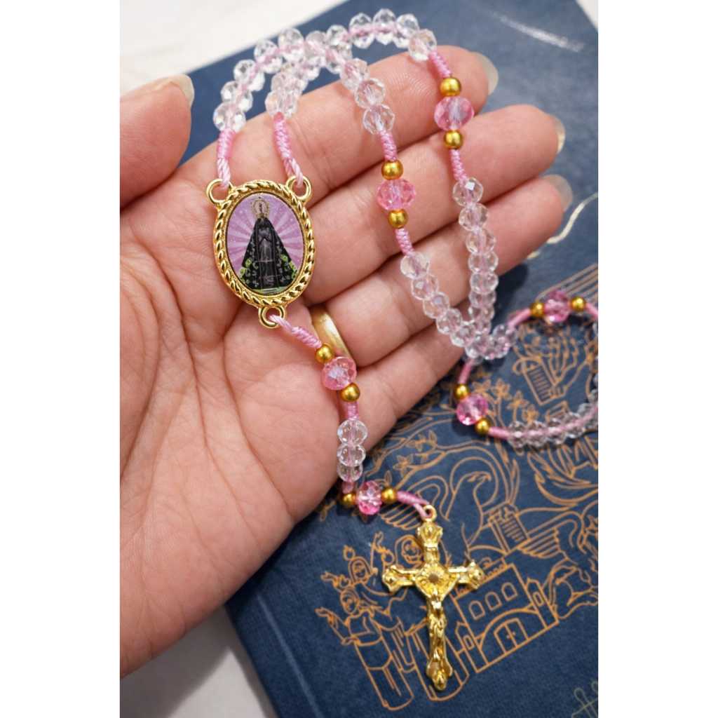 Terço Nossa Senhora Aparecida Cristal Rosa Entremeio e Cruz Dourados