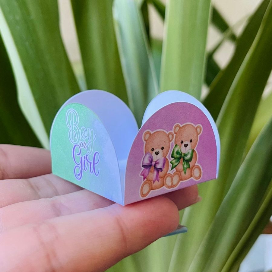 Forminha de brigadeiro personalizada Chá Revelação verde e lilás | lembrancinha para festa