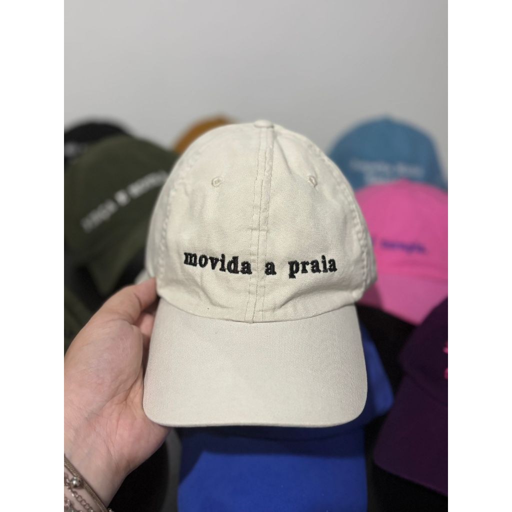 UMA BONECA DESSA - Boné personalizado escolha a cor