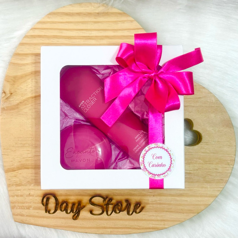 Kit Presente Feminino Avon com Hidratante Corporal Attraction Closer e Sabonete