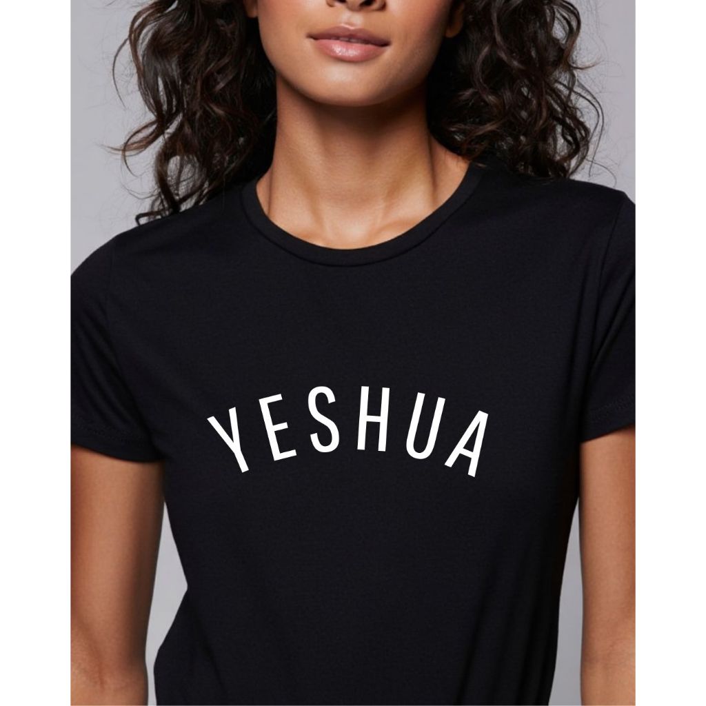 Camiseta Feminina Masculina Slim Yeshua Cristã Preta e Branca Algodão Gospel Minimalista Fé