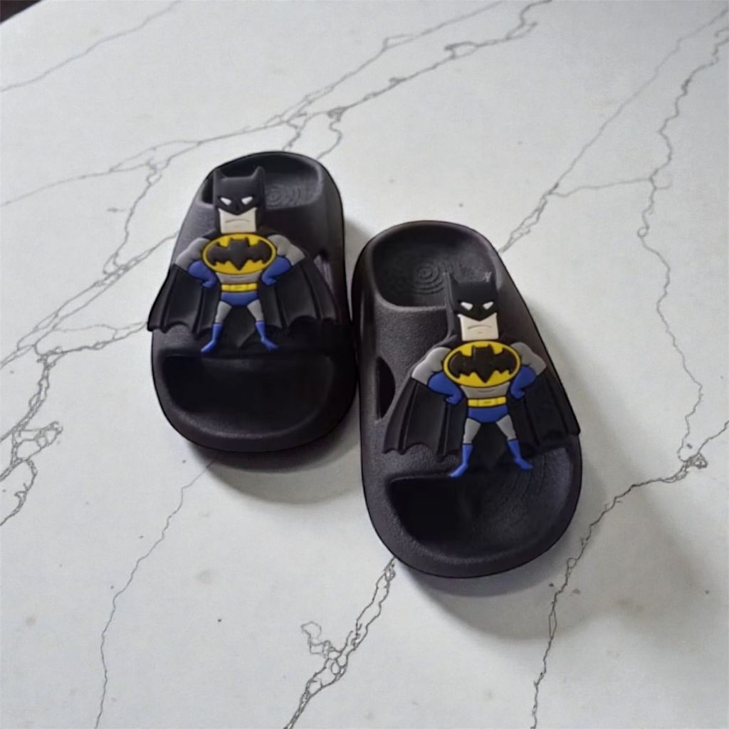 Chinelo Nuvem Batman Menino Leve Confortável Antiderrapante Infantil Batman Símbolo Juvenil