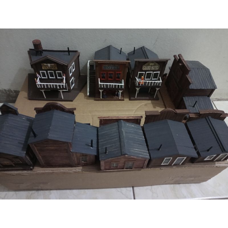Cidade do velho Oeste Completa escala 1/87 para Ferromodelismo e maquete.