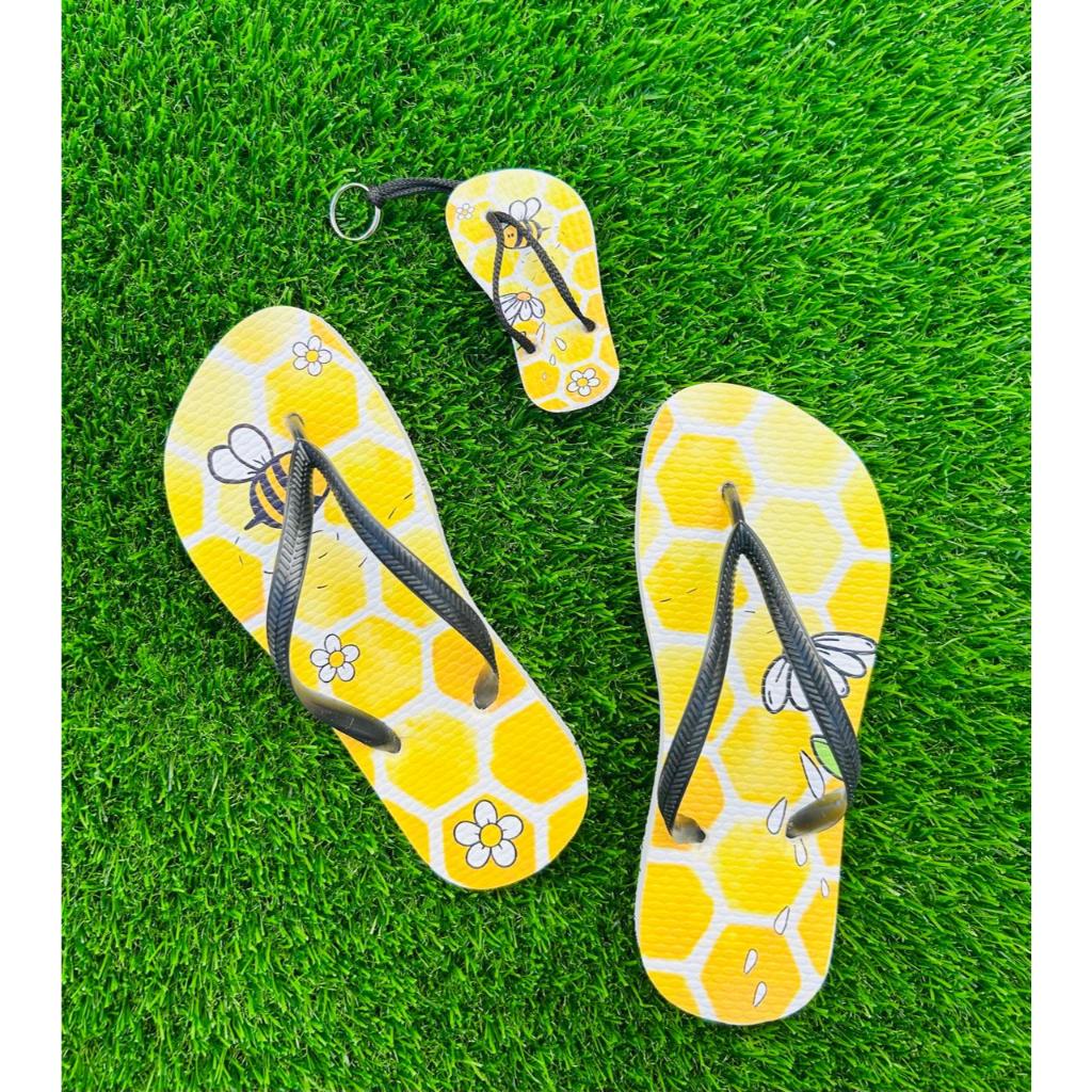 Chinelo e Chaveiro de borracha antiderrapante - Estampa BEE direto no solado. Tiras confortáveis