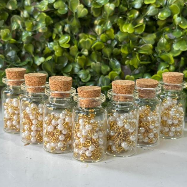 Kit 60 Terço Lembrancinha No Vidrinho Perola Branco Pescoço 1° Eucaristia Crisma Batizado