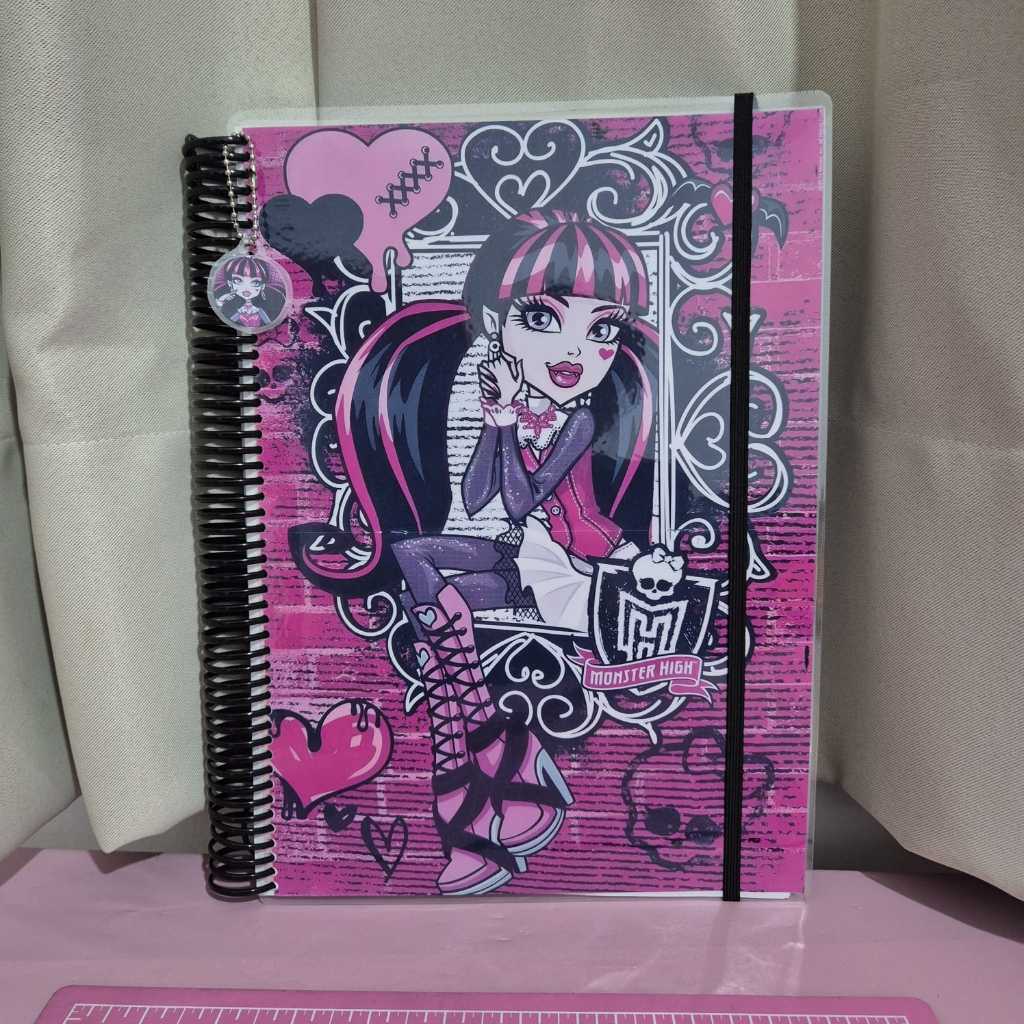 Caderno Universitário Personalizável do desenho MONSTER HIGH!! em Oferta na Shopee