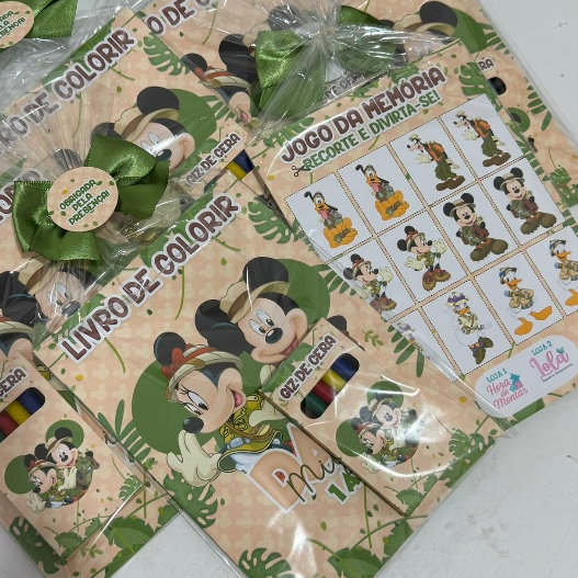 KIT COLORIR Personalizado Mickey Safari | Lembrancinha Festa Infantil | Livrinho + Giz de Cera | Fazemos qualquer Tema