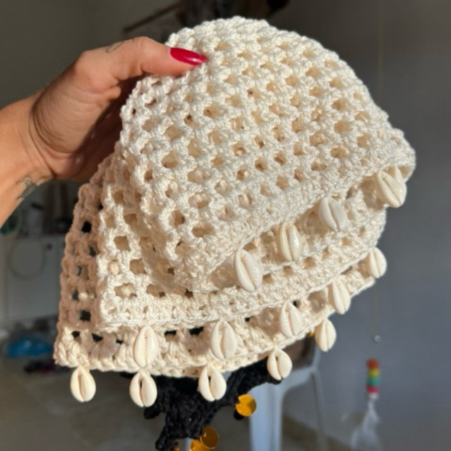 Headpiece touca de crochê com búzios tendência verão 2026 em Oferta na Shopee