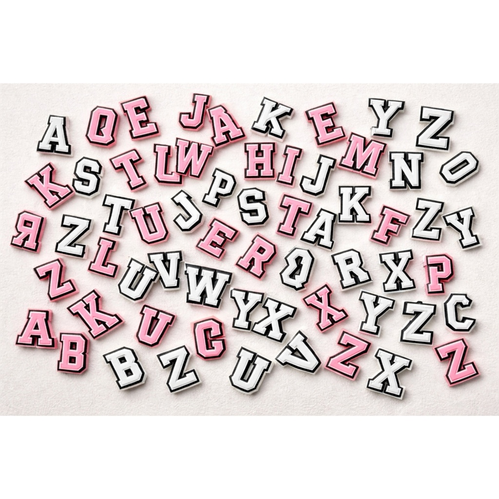 Pingente Acessório Para Sapato De PVC Letras Preto e Branco/ Rosa Com Adaptador Monte Sua Frase Ou Palavra em Oferta na Shopee