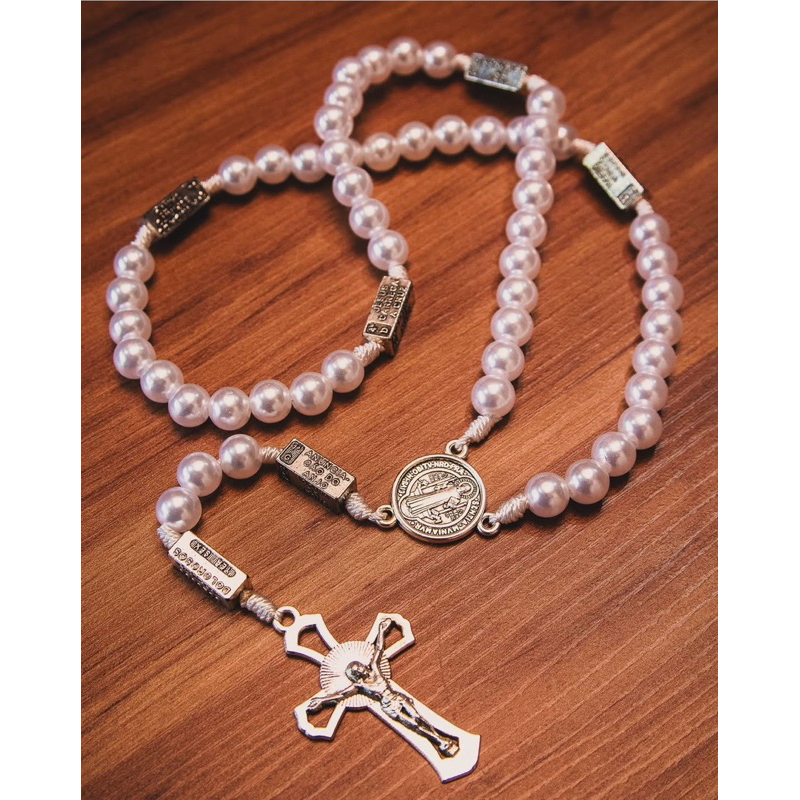 Terço Contemplação Dos Mistérios Pérola São Bento Protetor Original Santo Rosário em Oferta na Shopee