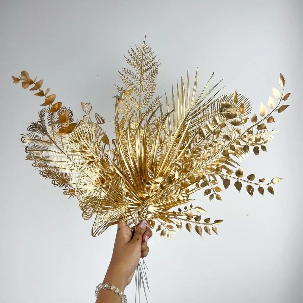 Flores Artificiais Douradas Folhas Diversas Para Decoração De Natal Casa Casamento - JZ803068 em Oferta na Shopee