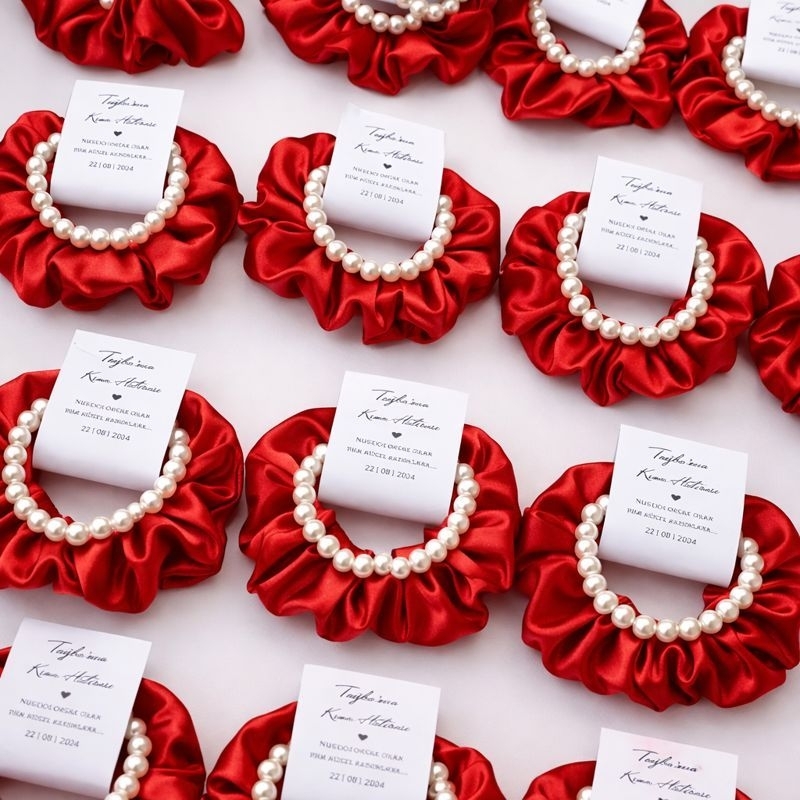 Kit Scrunchie Cetim Xuxinha+ Tag Personalizada+ Pulseira de Pérola | Casamento, Debutante, 15 Anos, Formatura, Army