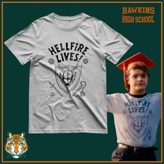 Camiseta Hellfire Lives Stranger Dustin Henderson Things Temporada 5 [unissex] em Oferta na Shopee