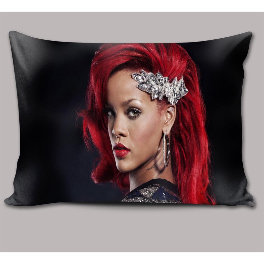 Almofada Rihanna – 27x37 | Pop Queen, Diva, Cantora, Presente, Decoração, Colecionável