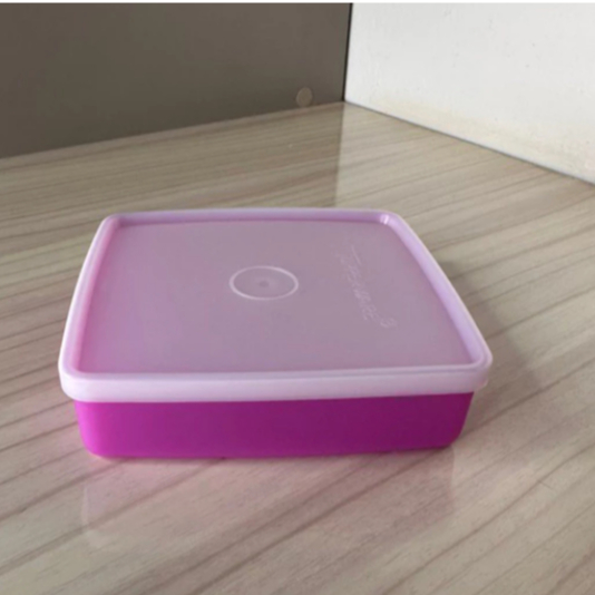 Refri Box tupperware na cor roxa 400ml