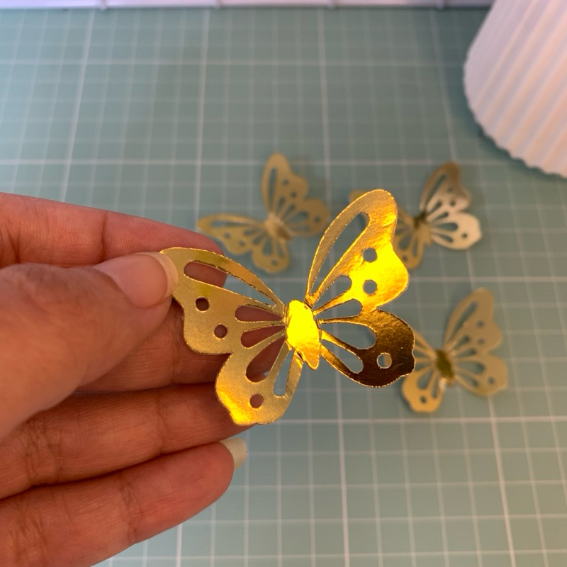 kit 30 borboletas douradas Lamicote 4,5cmx3,5cm apliques para lembrancinhas festa aniversário