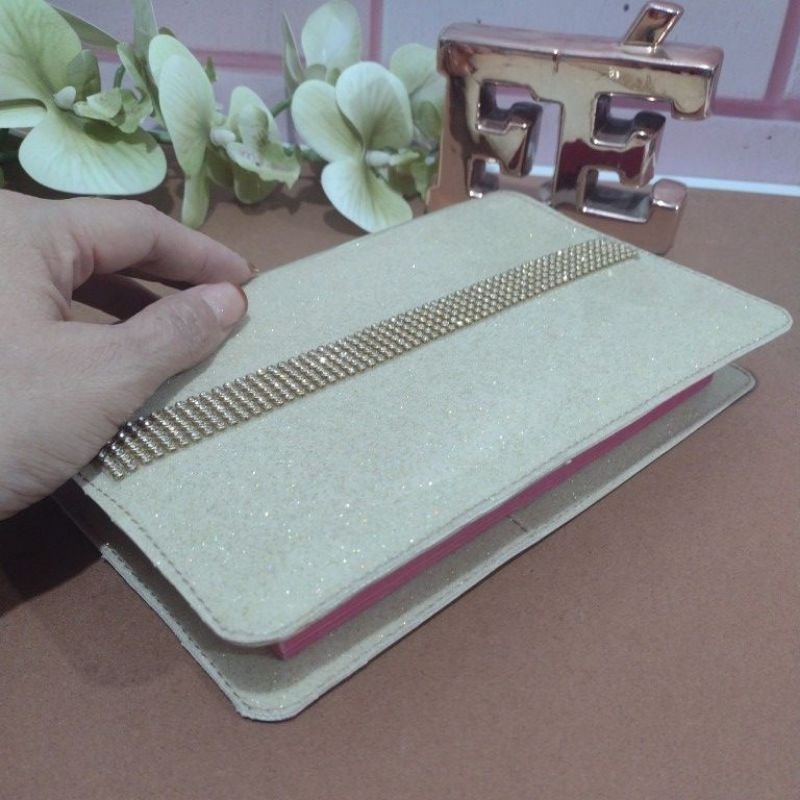 Bíblia Personalizada com Pedraria: Onde Comprar | BuscaProdutos