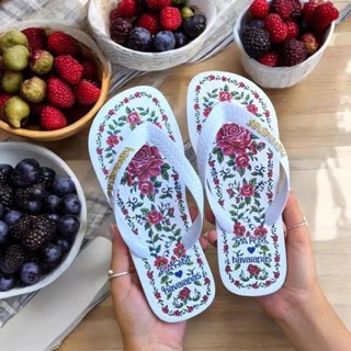 Chinelo Feminino Estampado Floral – Conforto e Estilo Brasileiro para o Verão