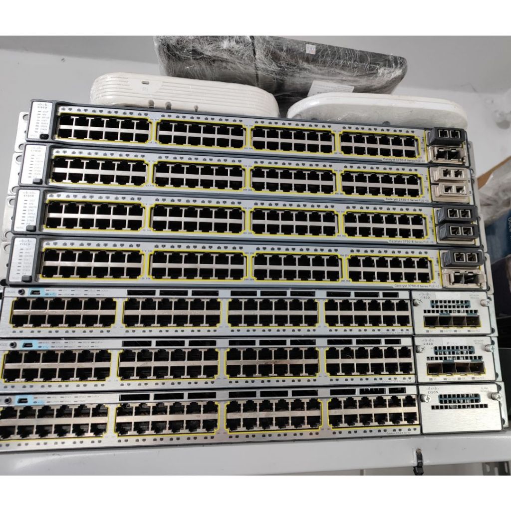 Oportunidade - Switch Cisco Catalyst 3750 series PoE 48 portas R45 Gerenciado Servidores e Redes