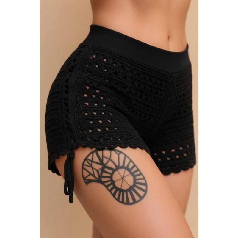 Dê uma olhada em Shorts Saída de Praia Tricô Moda Praia Feminina Perfeito para seu Look de Praia por R$30,00